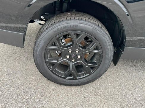 New 2026 Ford Maverick Lariat w/ Black Appearance Package AWD/4WD image 4