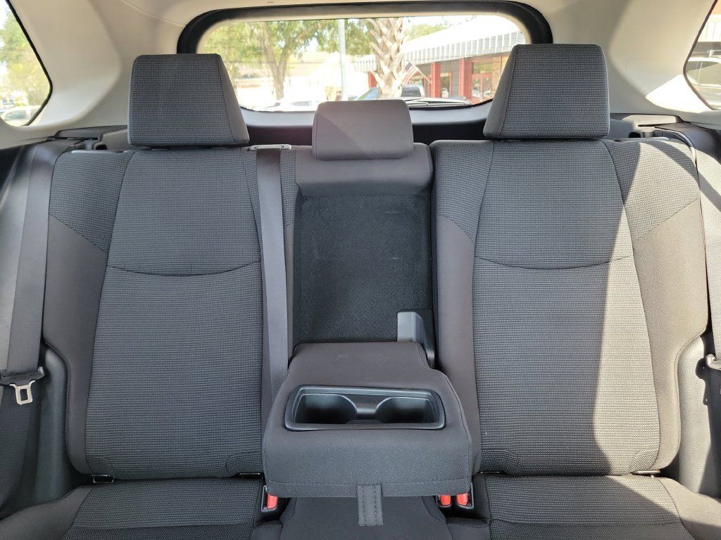 Used 2025 Toyota RAV4 LE AWD/4WD image 15