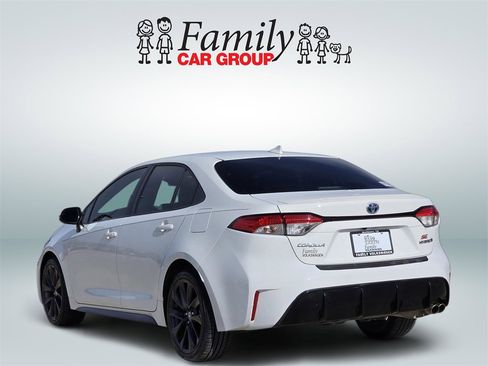 Used 2024 Toyota Corolla SE image 3