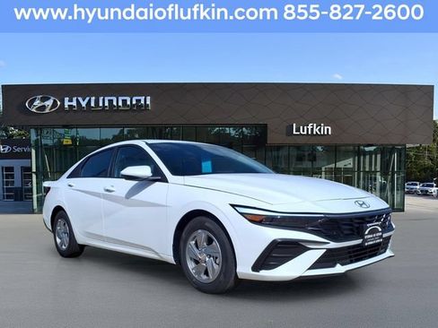 New 2026 Hyundai Elantra SE FWD image 1