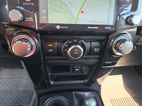 Used 2021 Toyota 4Runner TRD Off-Road Premium AWD/4WD image 19