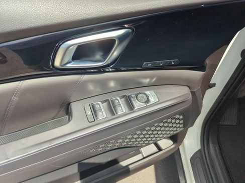 Used 2025 Kia Carnival SX Prestige FWD image 19