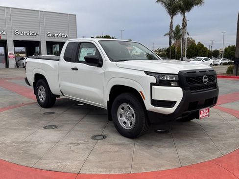 New 2026 Nissan Frontier S image 2