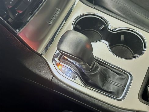 Used 2019 Jeep Grand Cherokee Altitude image 16