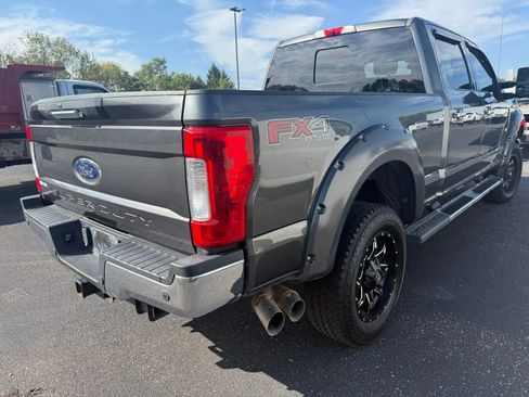 Used 2019 Ford F350 Lariat w/ Chrome Package image 9