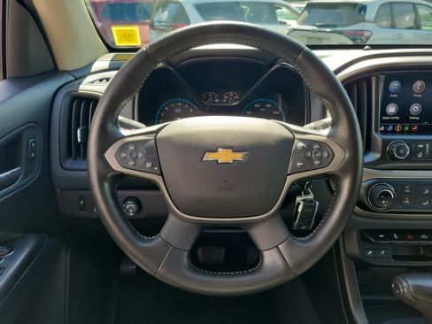 Used 2021 Chevrolet Colorado Z71 AWD/4WD image 11