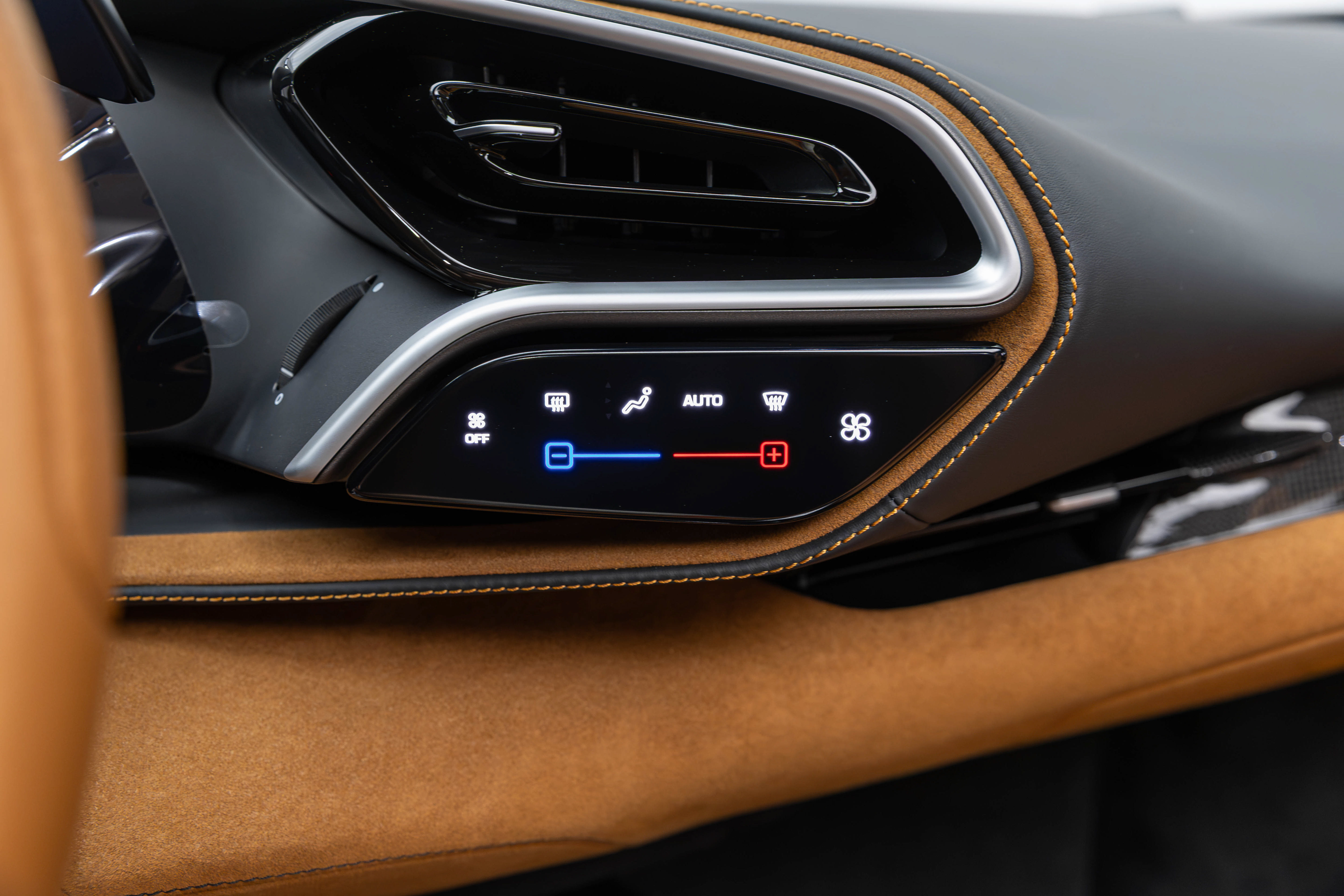 Certified 2025 Ferrari 296 GTS RWD image 32