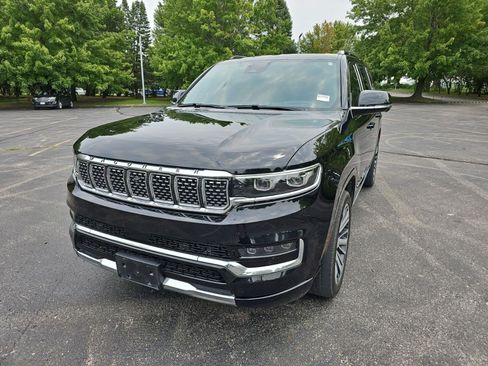 Used 2022 Jeep Grand Wagoneer Series III AWD/4WD image 2
