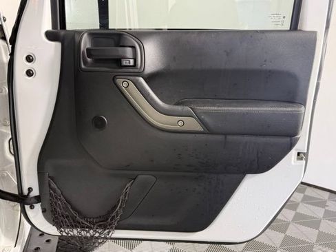 Used 2018 Jeep Wrangler Unlimited Sport AWD/4WD image 17