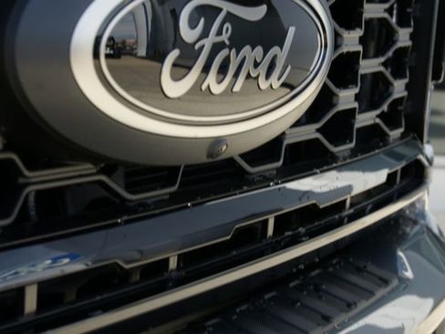 New 2026 Ford F350 XLT w/ XLT Premium Package AWD/4WD image 8