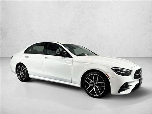 Used 2022 Mercedes-Benz E 350 Sedan image 3