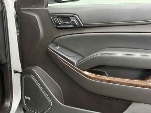 Used 2015 Chevrolet Suburban LT image 19