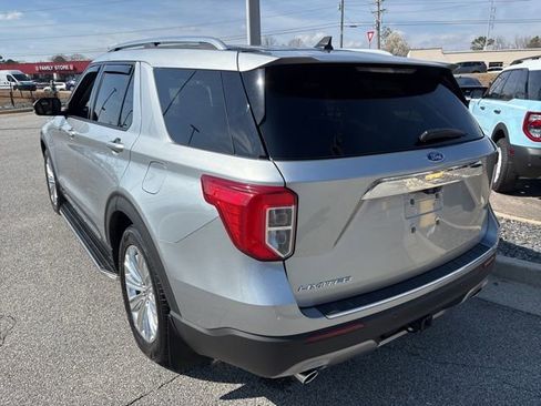 Certified 2022 Ford Explorer Limited w/ Equipment Group 301A image 6