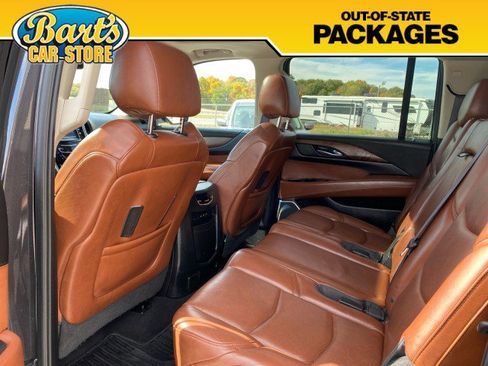 Used 2017 Cadillac Escalade ESV Luxury image 21