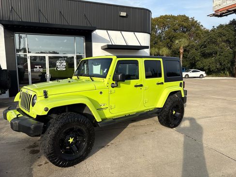 Used 2016 Jeep Wrangler Unlimited Sahara w/ Connectivity Group image 2