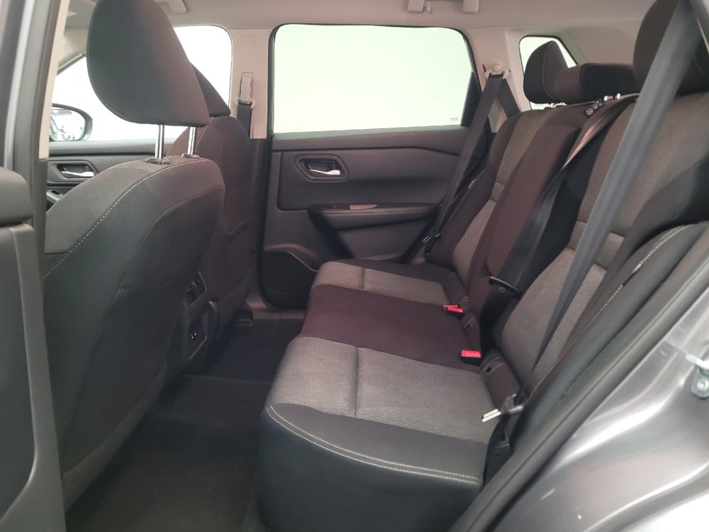 Used 2024 Nissan Rogue SV FWD image 18