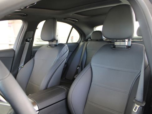 Used 2025 Mercedes-Benz C 300 Sedan image 6