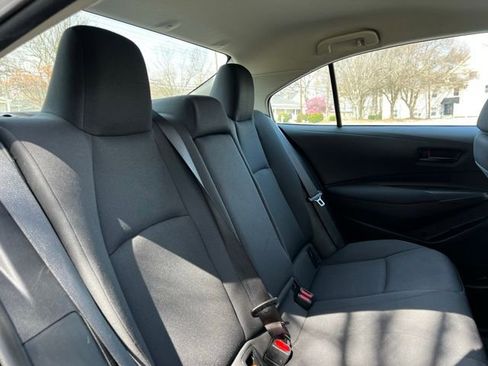 Used 2022 Toyota Corolla LE image 22