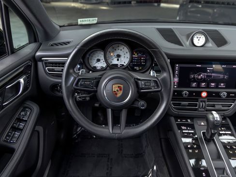 Certified 2022 Porsche Macan S AWD/4WD image 40
