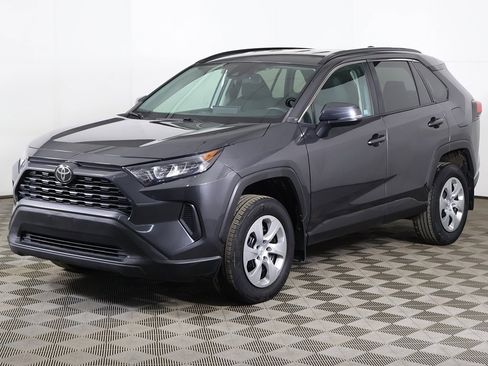 Used 2019 Toyota RAV4 LE image 6