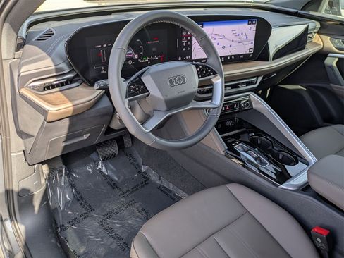 New 2025 Audi Q5 Premium image 8