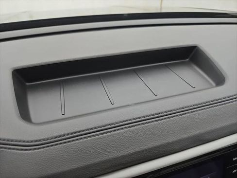 Used 2023 Volkswagen Atlas SEL R-Line AWD/4WD image 32