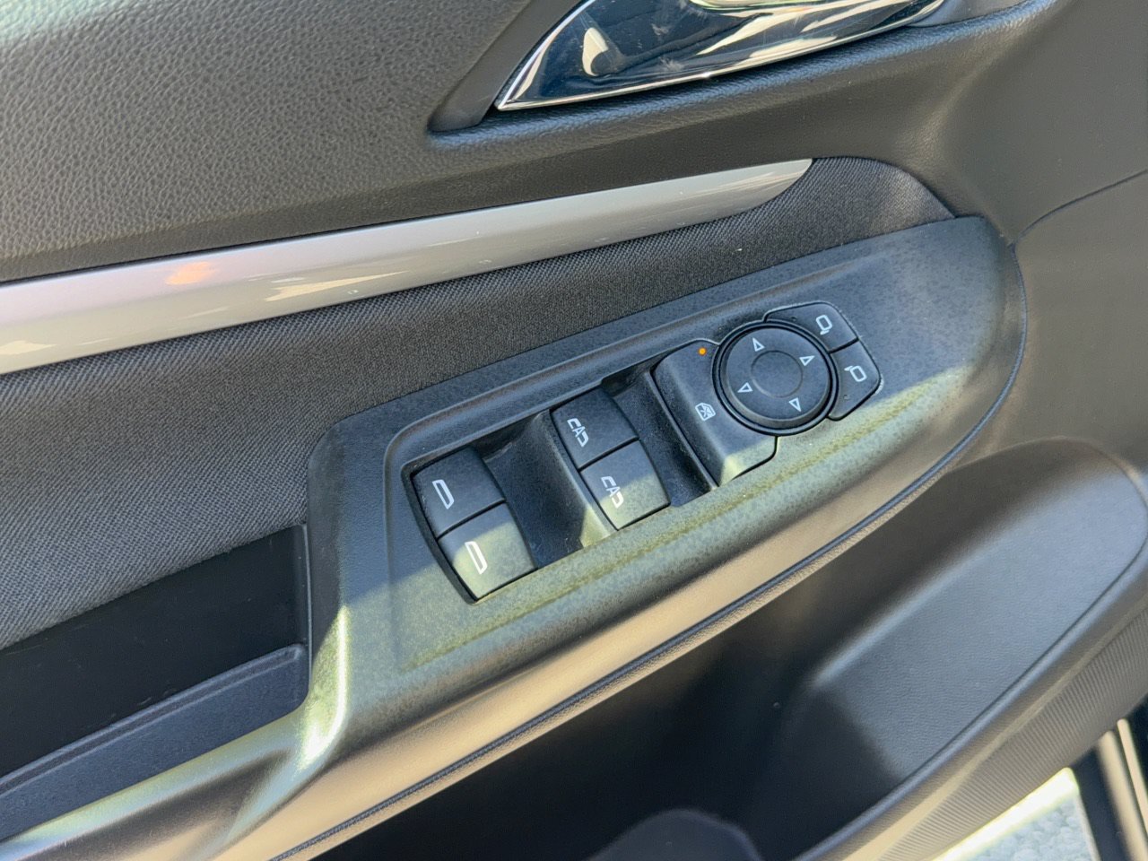 Used 2022 Chevrolet Bolt EUV LT FWD image 15