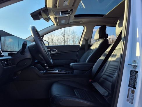 Certified 2025 Kia Sportage SX image 6