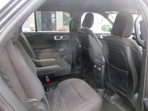 Used 2020 Ford Explorer XLT w/ Comfort Package AWD/4WD image 10