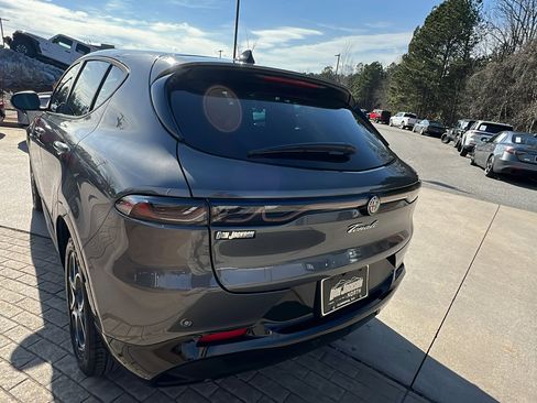 Used 2025 Alfa Romeo Tonale image 9