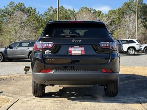 New 2026 Jeep Compass Latitude image 6