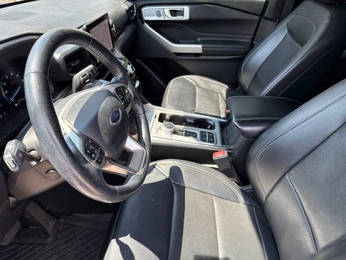Used 2021 Ford Explorer Limited w/ Equipment Group 301A RWD image 20