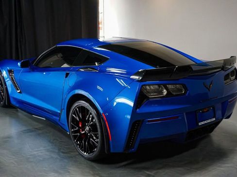 Used 2015 Chevrolet Corvette Z06 w/ Z07 Performance Package RWD image 43