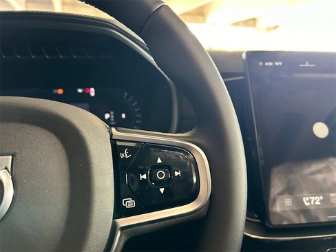 New 2026 Volvo XC90 B6 Plus w/ Protection Package Premier image 14