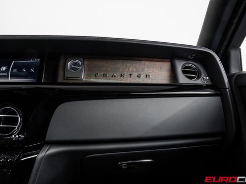 Used 2024 Rolls-Royce Phantom Sedan image 33