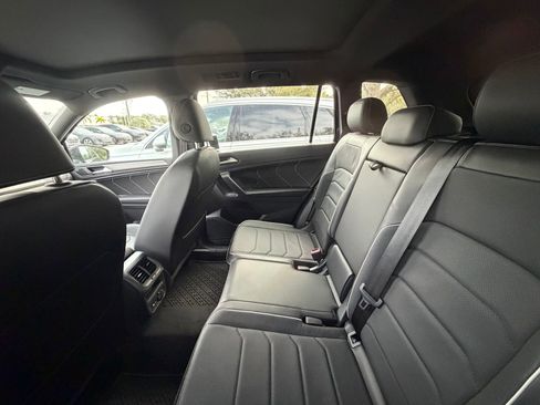 Used 2024 Volkswagen Tiguan SEL R-Line image 8