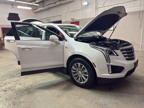 Used 2017 Cadillac XT5 Luxury w/ Driver Awareness Package AWD/4WD image 7