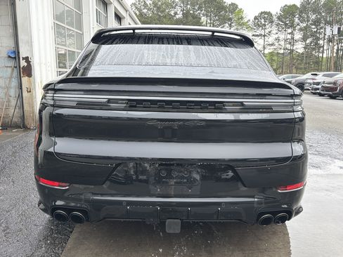 Used 2025 Porsche Cayenne GTS image 5