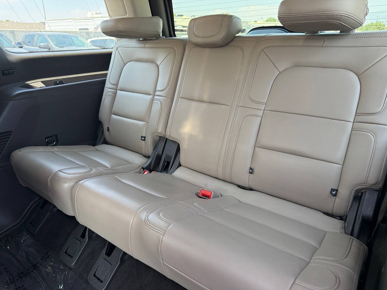 Used 2022 Lincoln Navigator Reserve AWD/4WD image 19