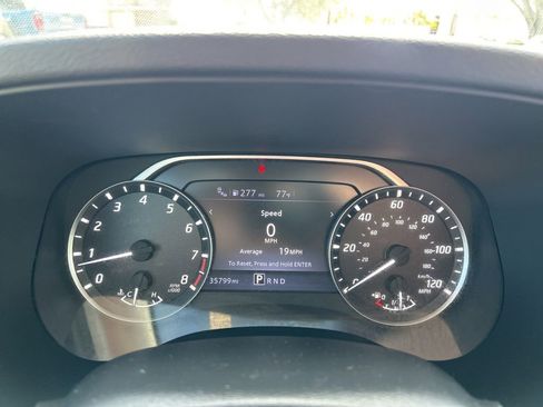 Certified 2022 Nissan Frontier SV image 25