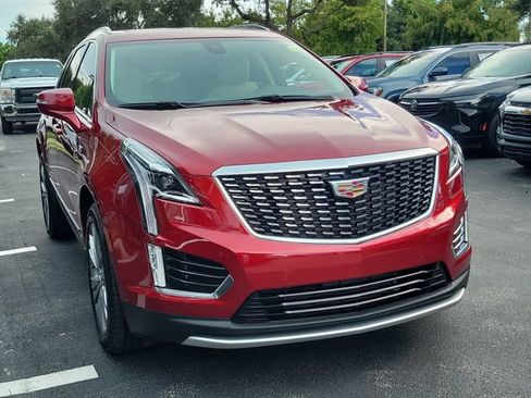 Certified 2024 Cadillac XT5 Premium Luxury FWD image 5