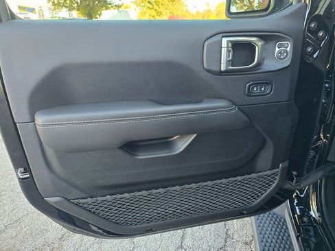 Used 2023 Jeep Wrangler Unlimited Sahara w/ Cold Weather Group image 38