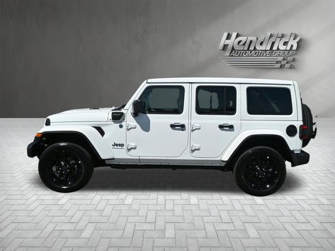 Used 2025 Jeep Wrangler Sahara w/ Safety Group image 10
