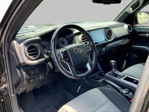Used 2023 Toyota Tacoma TRD Off-Road w/ Black Out Package (TMS) AWD/4WD image 17