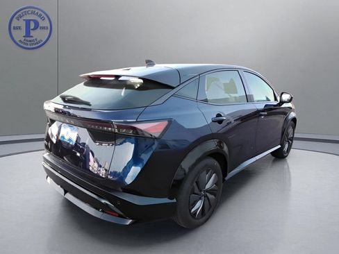 Used 2023 Nissan Ariya AWD image 7