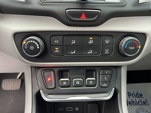 Used 2018 GMC Terrain SLE image 21