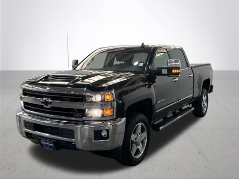 Used 2019 Chevrolet Silverado 2500 LTZ w/ Duramax Plus Package image 2