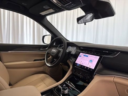 New 2025 Jeep Grand Cherokee L Limited w/ Trailer Tow Package image 28