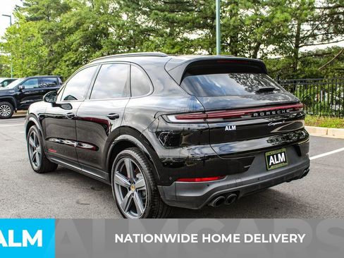 Used 2024 Porsche Cayenne S image 5