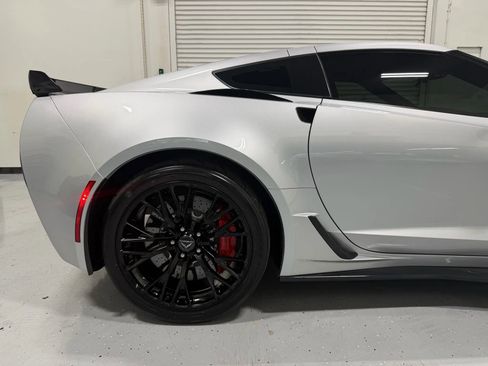 Used 2016 Chevrolet Corvette Z06 w/ 3LZ Preferred Equipment Group image 18